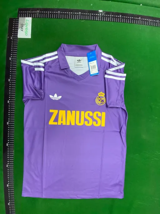 84-85 real madrid away game