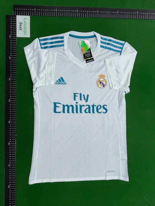 17-18 real madrid home court