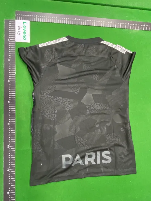 17-18 paris second away game