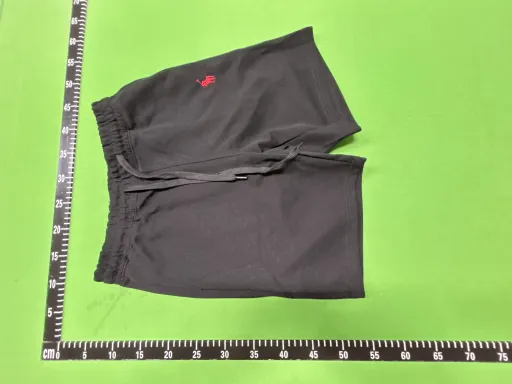 短裤黑色红标