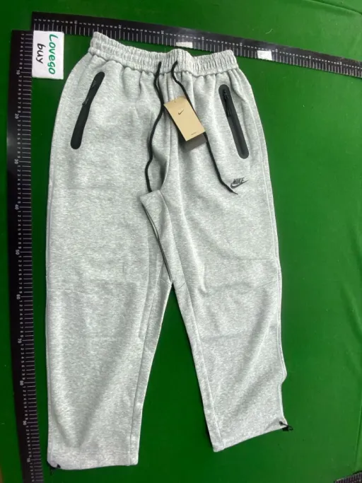 0950+4052 gray
