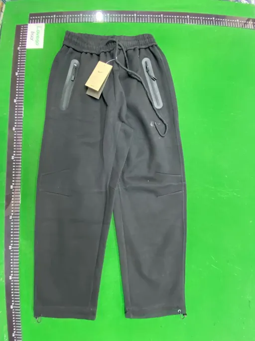 0950+4052 black