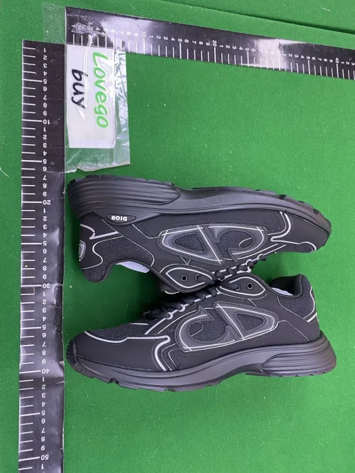 Color Classification: Black 001-H900