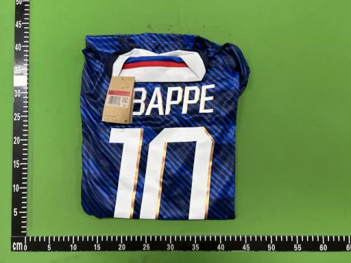 尺码:L ( + world cup  Badge)