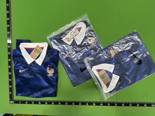 尺码:XL ( + world cup  Badge)