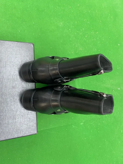 Color Classification: 13-Year Cowhide Leather