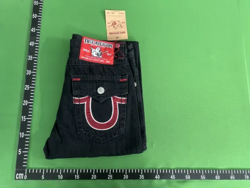 黑色红标