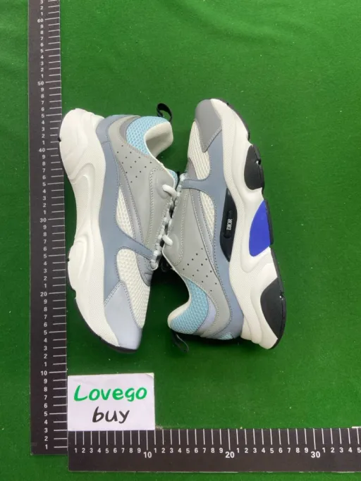 Color Classification: Light Blue