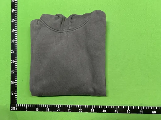 深灰色卫衣(dark grey hoodie)