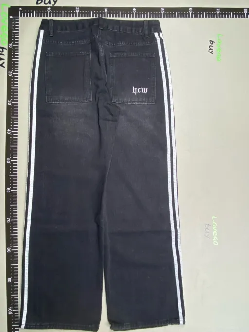 Color classification: Black White