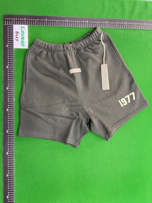 Es04 - Black Iron Black 1977