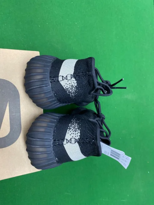 Casual shoes: BY1604
