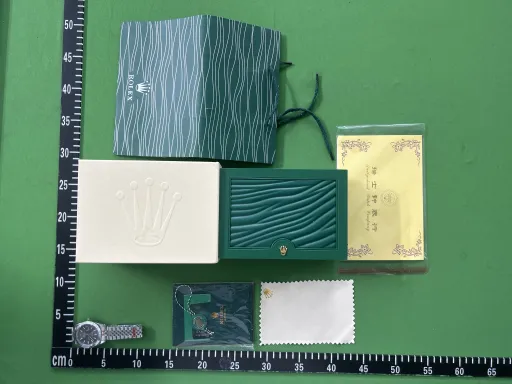 型号尺寸:银壳灰盘·五珠表带