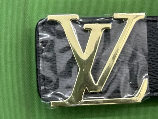 黑花金扣