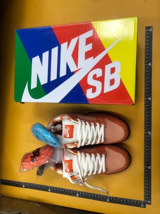 COLORWAYS: SB橙龙虾 FD8776-800