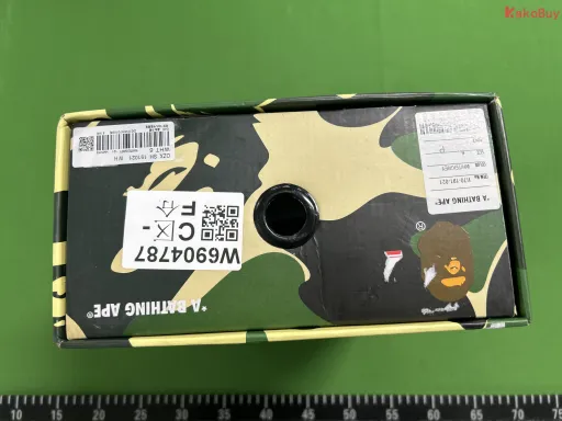配色:1L70-191-021漆皮灰白
