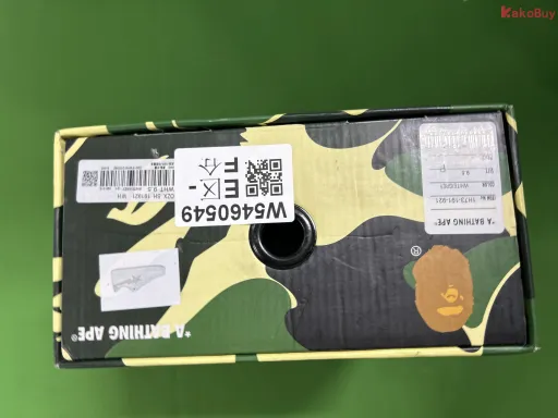 配色:1H73-191-921  皮革联名白灰