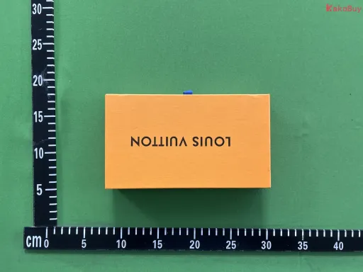 61702# 白格