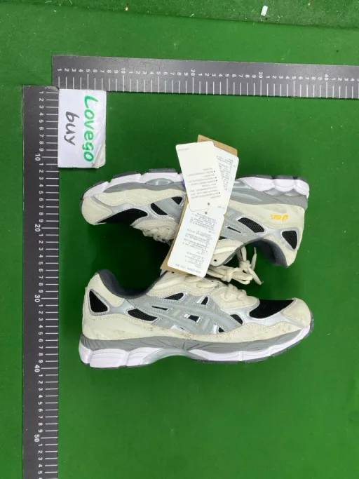 Shoe size: 45