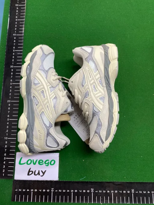 Shoe size: 39
