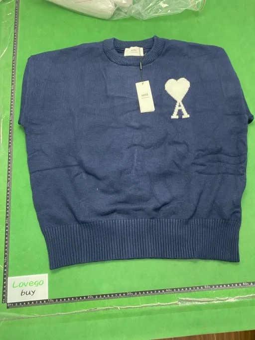 藏青色