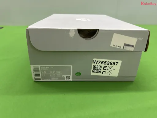 款式配色:AF1空军白低CW2288-111