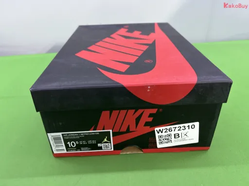 款式配色:AJ1 低帮 花卉 HV8293-100