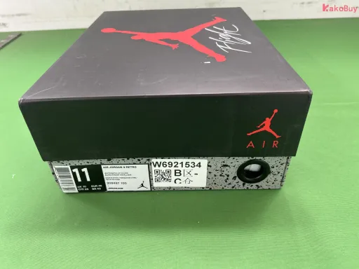 款式配色:GX AJ4白猫