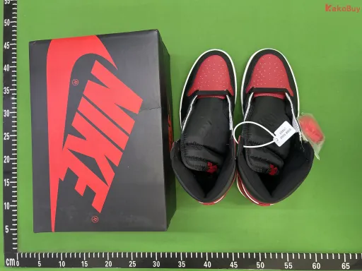 莞产纯原 AJ1黑红脚趾