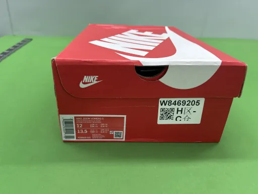 款式配色:Z版 Nike Vomero5 米灰色 FD9919-001