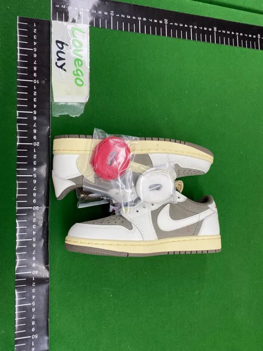 Color matching: LW同源 AJ1 TS白粽低帮 编码（1）