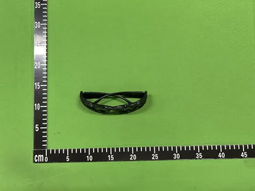 黑框黑片