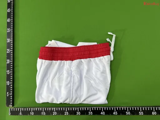 白色黑标