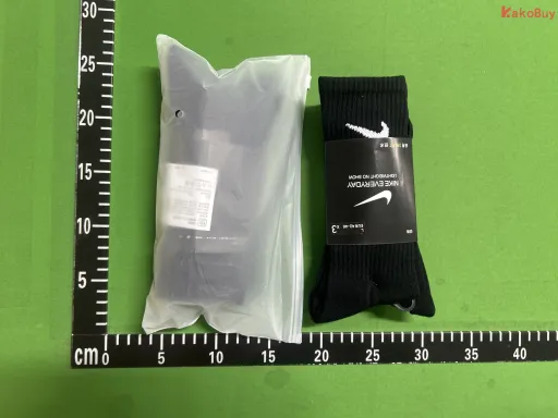 款式:一卡黑三双