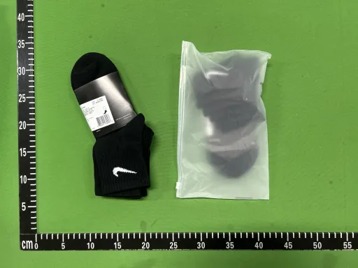 款式:一对黑色