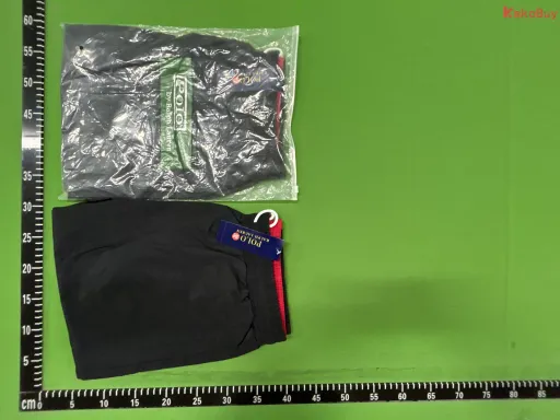 黑色红标