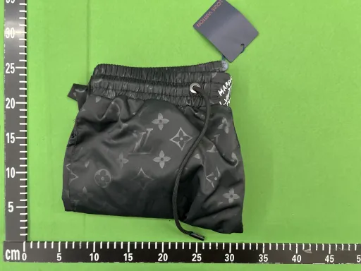 满印logo V