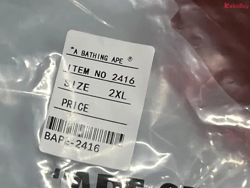 款式:黑色上衣