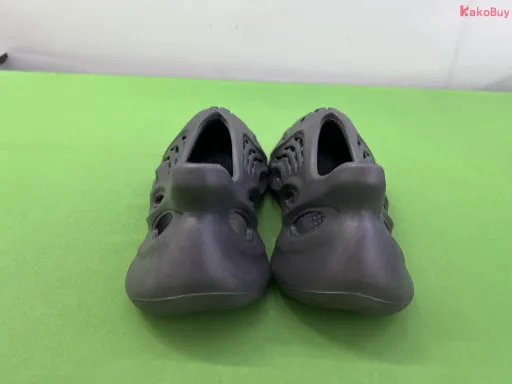款式配色:B品 洞洞鞋黑玛瑙