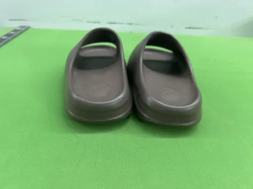 配色:LW B品拖鞋 深棕 G55495