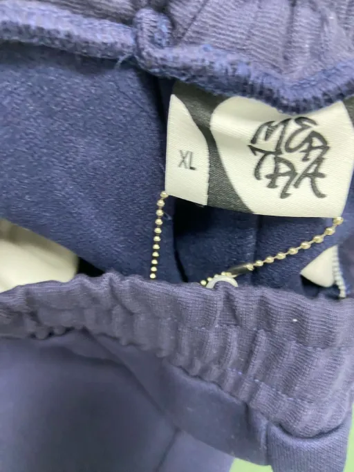 蓝色