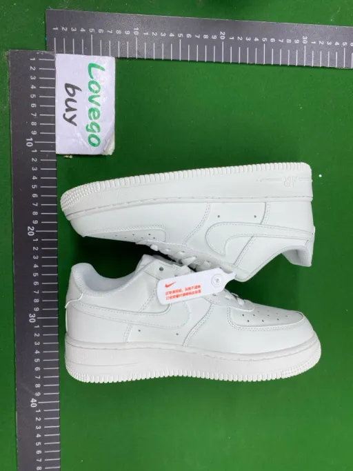 style: 白色AF1