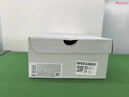 款式配色:AF1 纯白低帮CW2288-111
