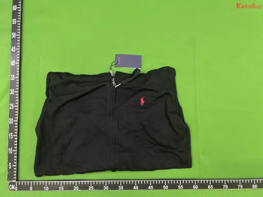 款式:衣服黑色红标