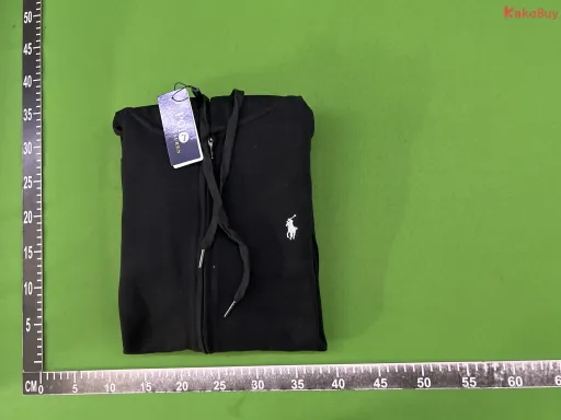 款式:衣服黑色白标