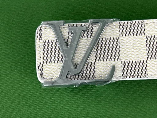 款式:白黑格银扣