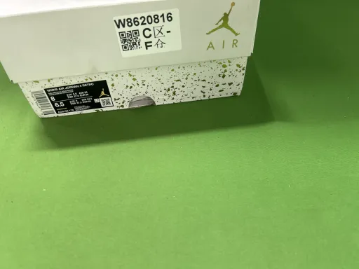 配色:白金扣