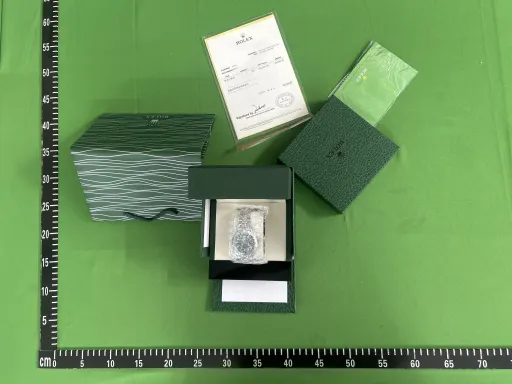 型号尺寸:银壳绿盘·五珠钢带 矿物质强化镜面玻璃