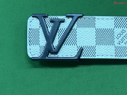 白格 黑扣