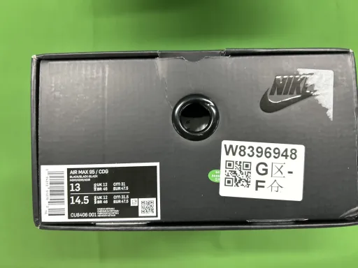 CDG 纯黑